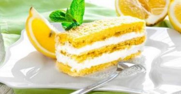 Gâteau au citron avec crème au yaourt