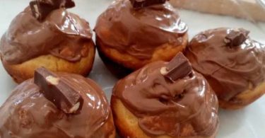 Muffins briochés au rhum enrobés de chocolat